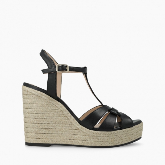 LODI MUJER CUNAS NEGRAS YUNARI