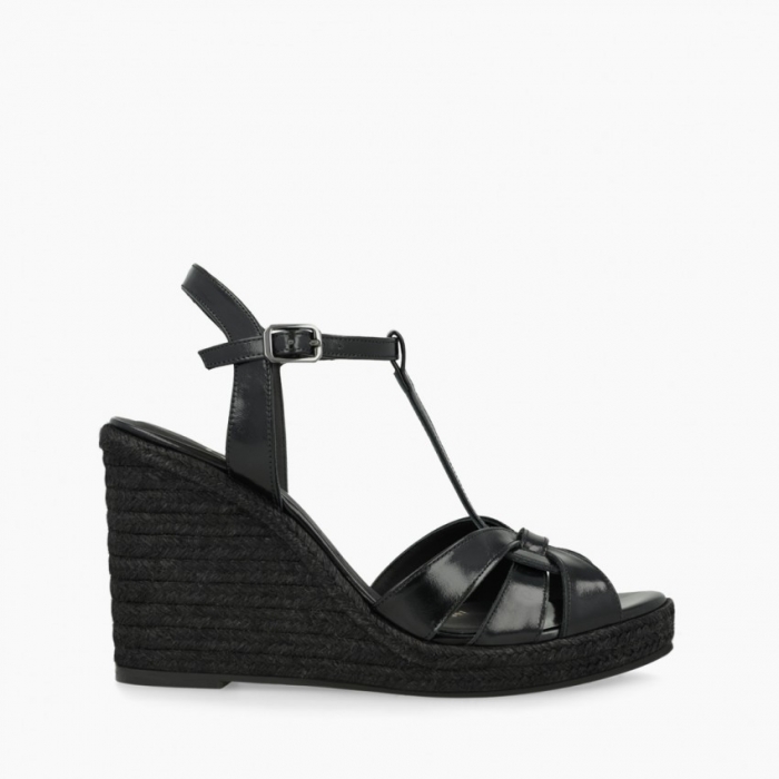 LODI MUJER CUNAS NEGRAS MACANIS