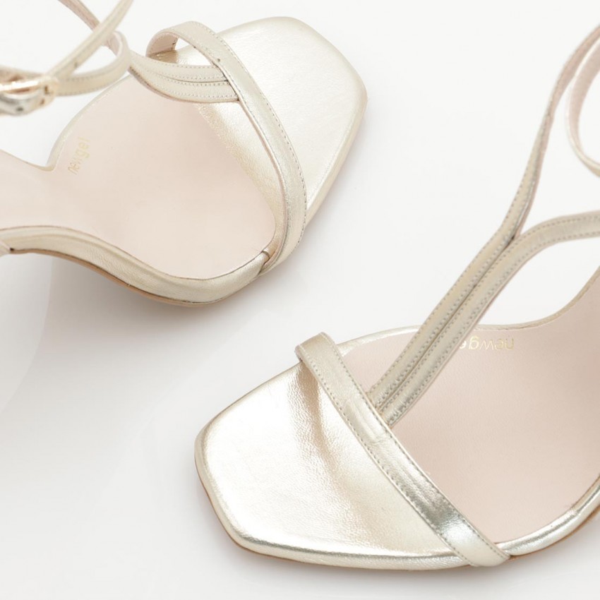 LODI MUJER SANDALIAS DORADAS WALKER